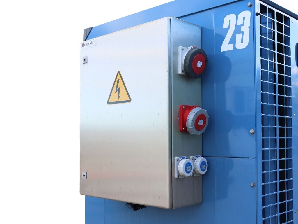 Energolukss nomas ģenerators 24kW uz piekabes