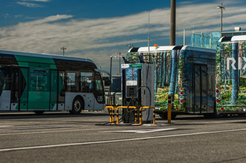 Elektroauto uzlādes iekārtas Rīgas lidostā